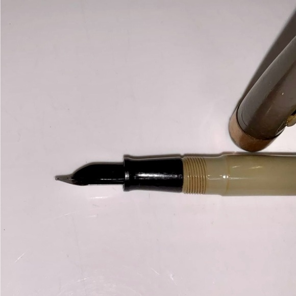 Stratford Regency Green Fountain Pen 1950's Ridium Nib Works - Picture 5 of 9